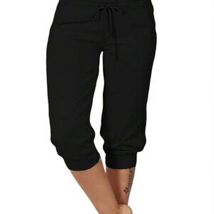 Women's Black Capri Pants